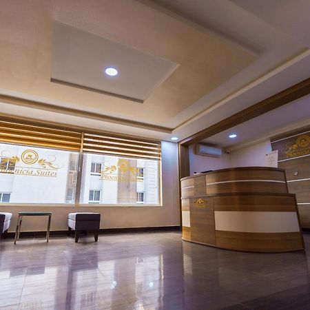 Phoenicia Suites Wupa Exteriér fotografie