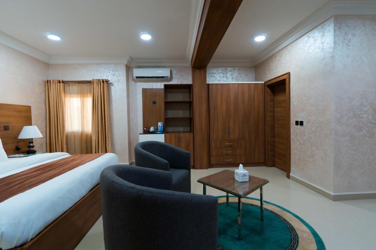 Phoenicia Suites Wupa Exteriér fotografie